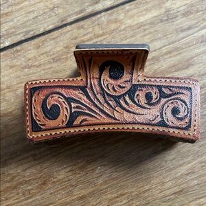 Western style hair claw clip. NWOT